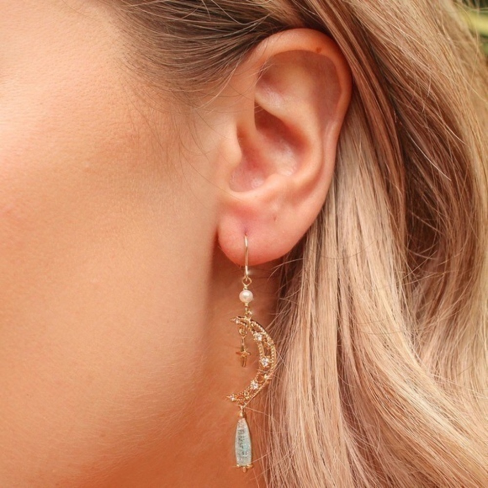La Meno Moon Goddess Earrings